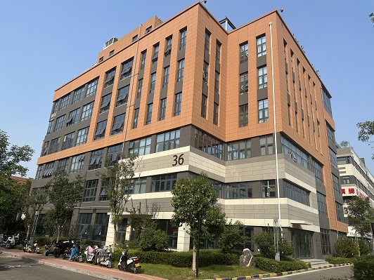 Oameni de știință care lucrează în laboratorul Institutului de Cercetare ZKGX Beijing